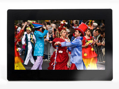 Technopic 18 inch Hi-Res Large Digital Photo Frame with 4GB Memory - T18A